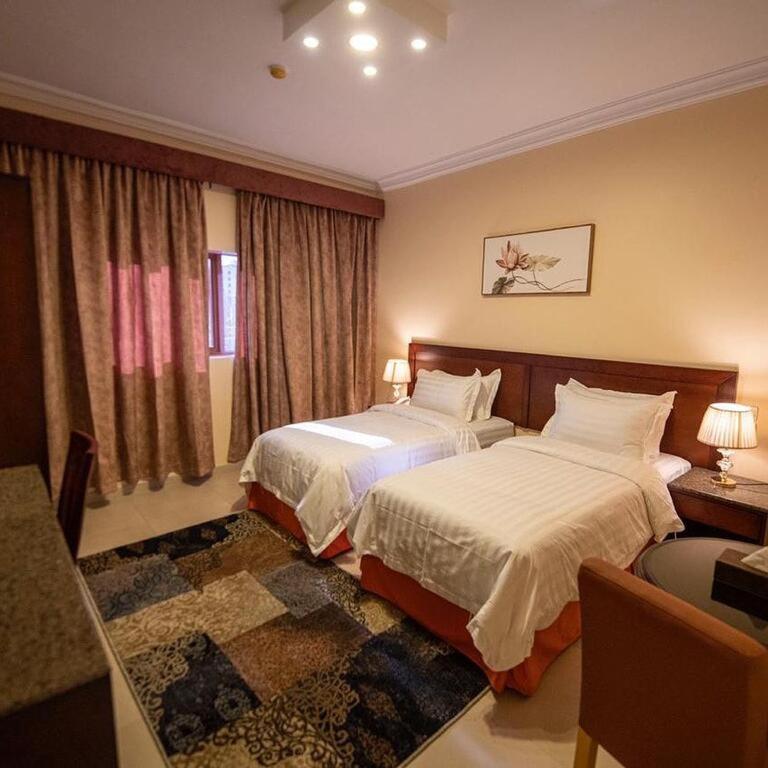 Al Ayniah Hotel Bedroom
