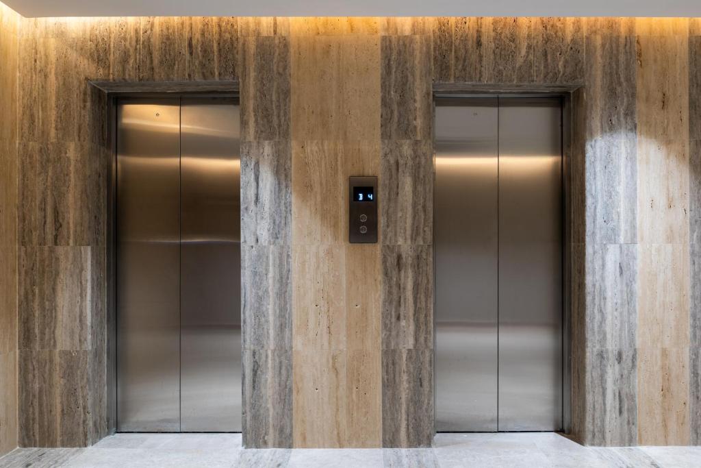 Lafif Hotel lift