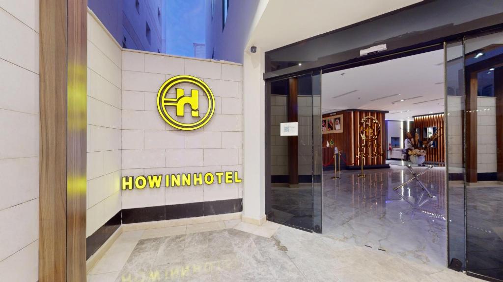 How inn Hotel Entrance