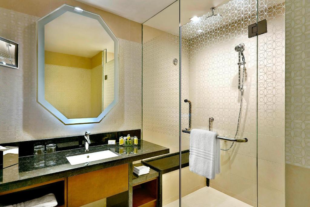 Makkah Marriott Hotel Shower